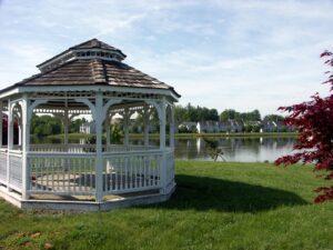 Senior Horizons at Scales Plaza gazebo